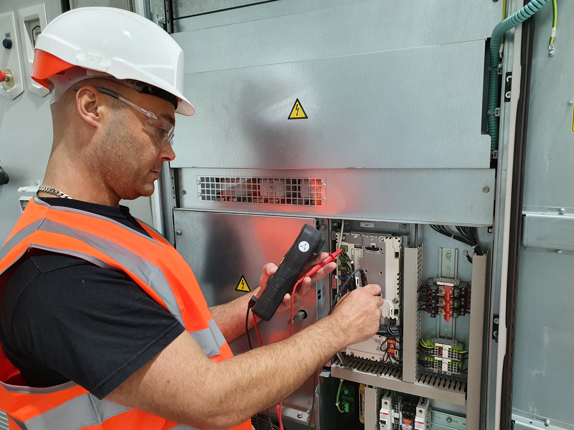 Maintaining and Repairing Inverters