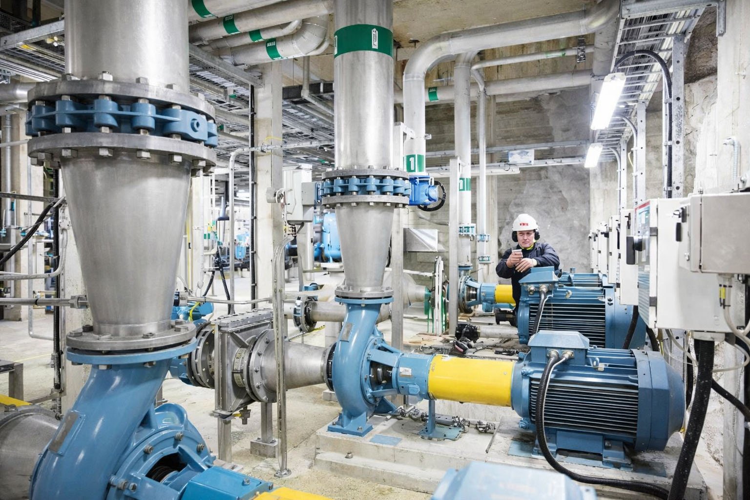 Water industry pumping station using variable speed drives to control centrifugal pumps and optimise system efficiency.